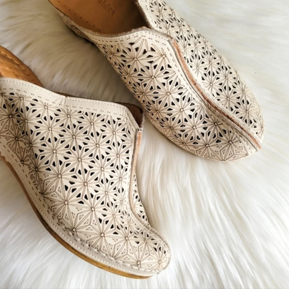 Ethan Valdes ANASTASIA - Picture 4 of 9